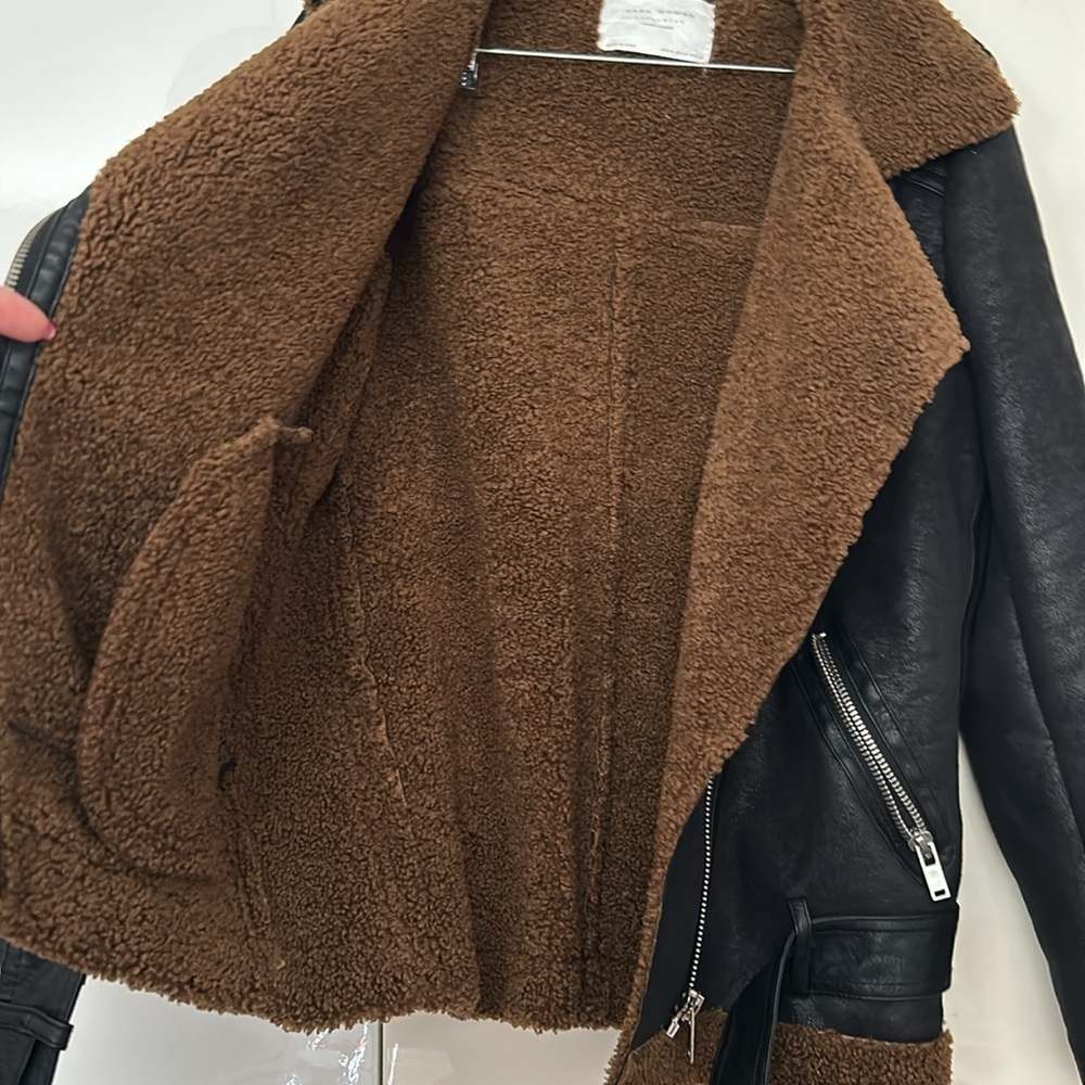 Zara Black and Tan Teddy Jacket - Picture 6 of 6